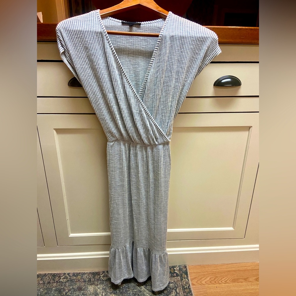 Anthropologie Caution to the Wind grey/white striped dress size M